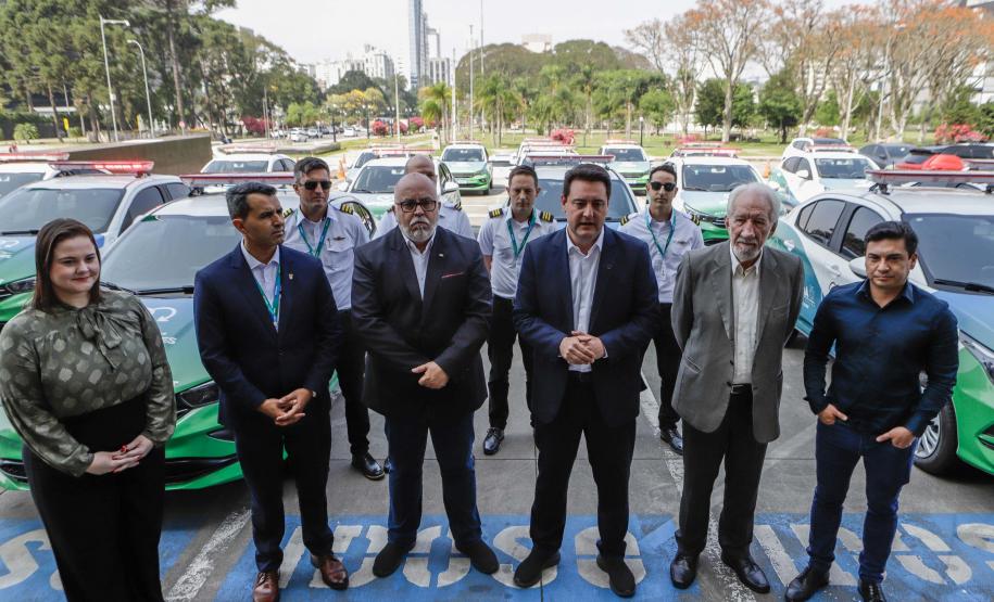 Curitiba, 23 de setembro de 2024 - O governador Carlos Massa Ratinho Junior realiza a entrega de veículos destinados ao serviço de transporte de órgãos.