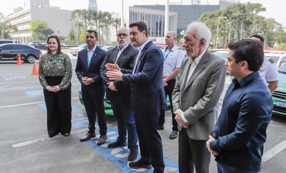 Curitiba, 23 de setembro de 2024 - O governador Carlos Massa Ratinho Junior realiza a entrega de veículos destinados ao serviço de transporte de órgãos.