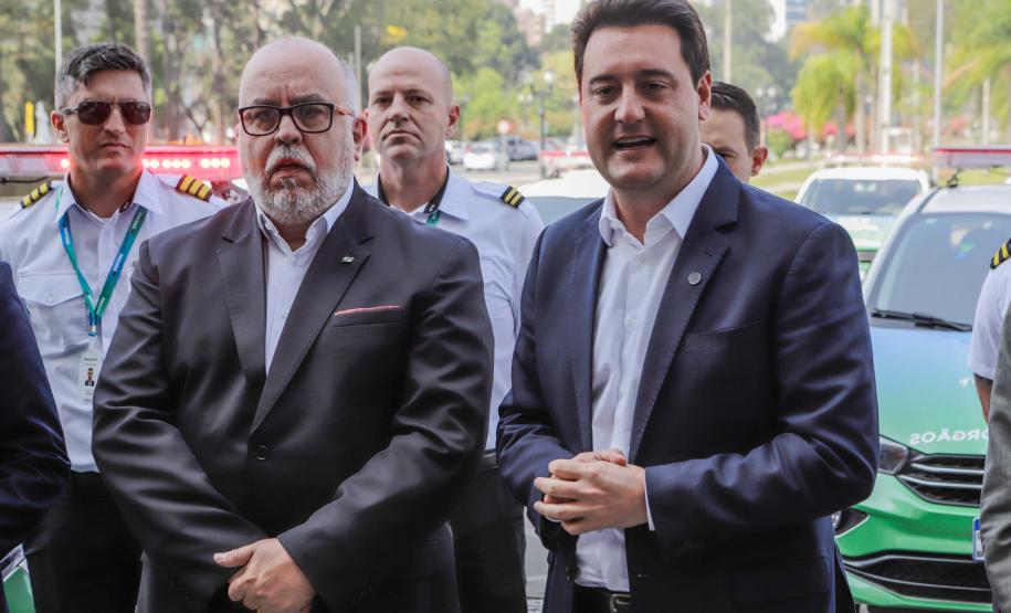 Curitiba, 23 de setembro de 2024 - O governador Carlos Massa Ratinho Junior realiza a entrega de veículos destinados ao serviço de transporte de órgãos.