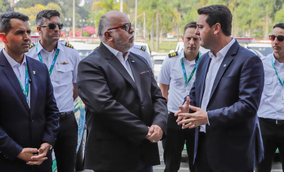 Curitiba, 23 de setembro de 2024 - O governador Carlos Massa Ratinho Junior realiza a entrega de veículos destinados ao serviço de transporte de órgãos.
