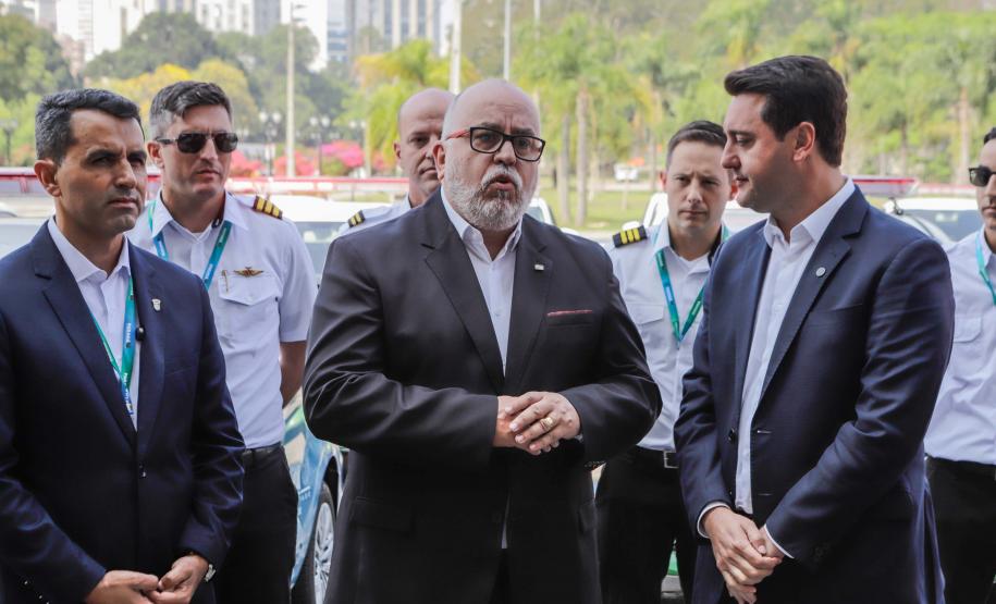 Curitiba, 23 de setembro de 2024 - O governador Carlos Massa Ratinho Junior realiza a entrega de veículos destinados ao serviço de transporte de órgãos.