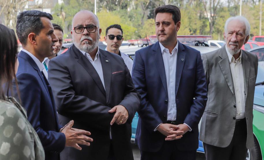 Curitiba, 23 de setembro de 2024 - O governador Carlos Massa Ratinho Junior realiza a entrega de veículos destinados ao serviço de transporte de órgãos.