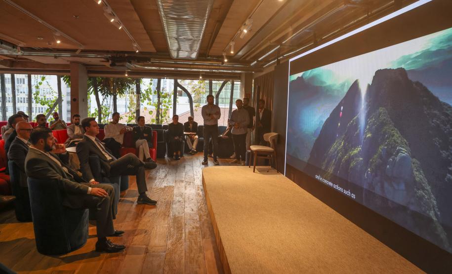 Governador mostra potenciais econômicos do Paraná a príncipe da Arábia Saudita