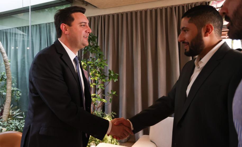 Governador mostra potenciais econômicos do Paraná a príncipe da Arábia Saudita