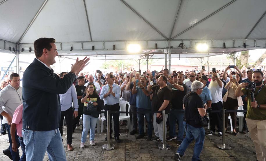 Governador inaugura ponte que liga Ilha dos Valadares ao centro de Paranaguá