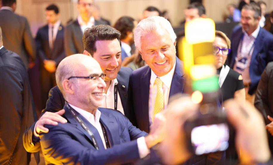 Ratinho Junior defende privatizações e concessões em evento com investidores