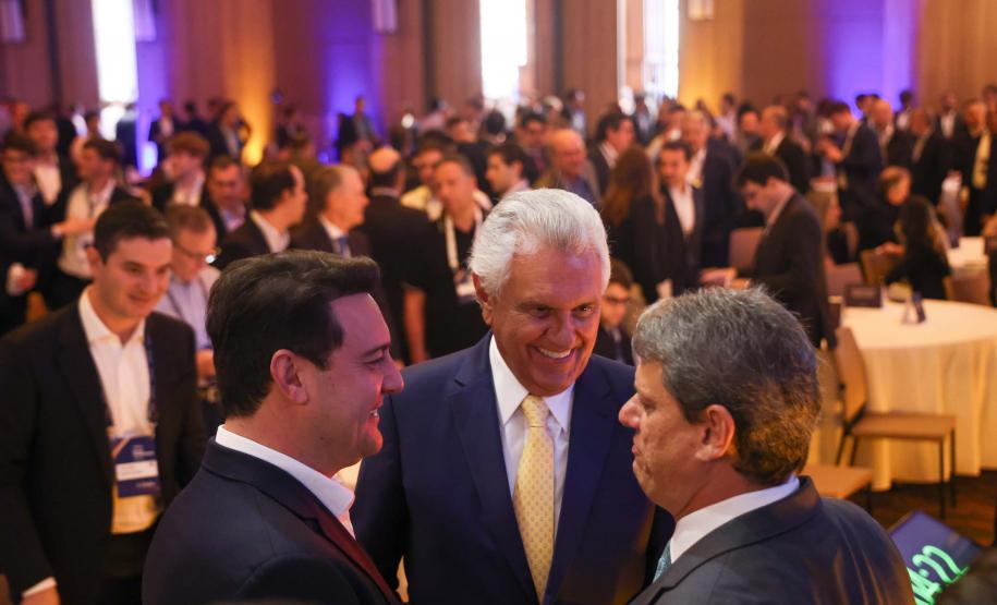 Ratinho Junior defende privatizações e concessões em evento com investidores