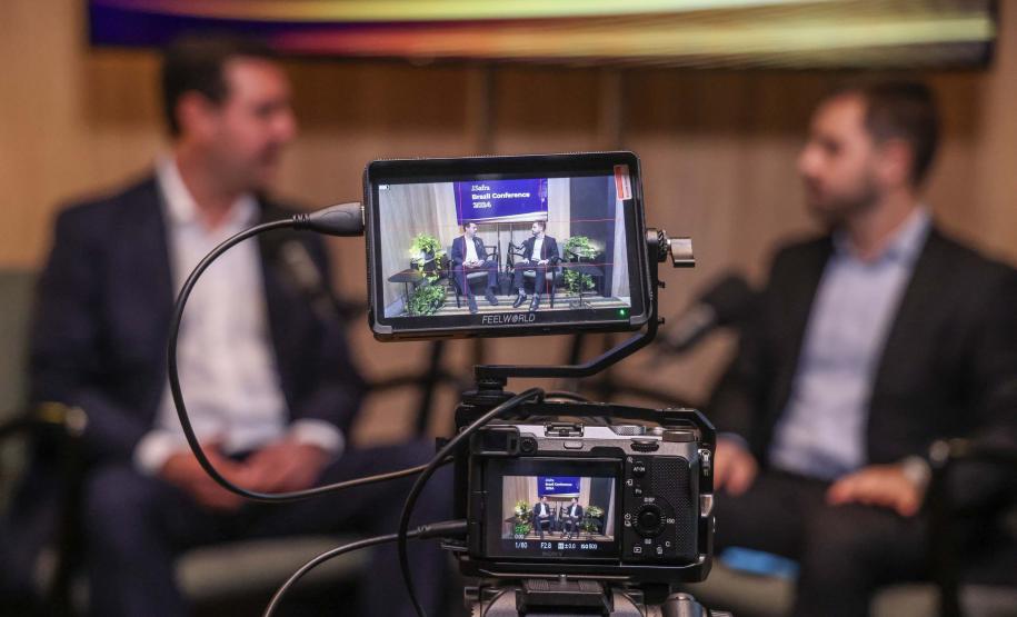 Ratinho Junior defende privatizações e concessões em evento com investidores