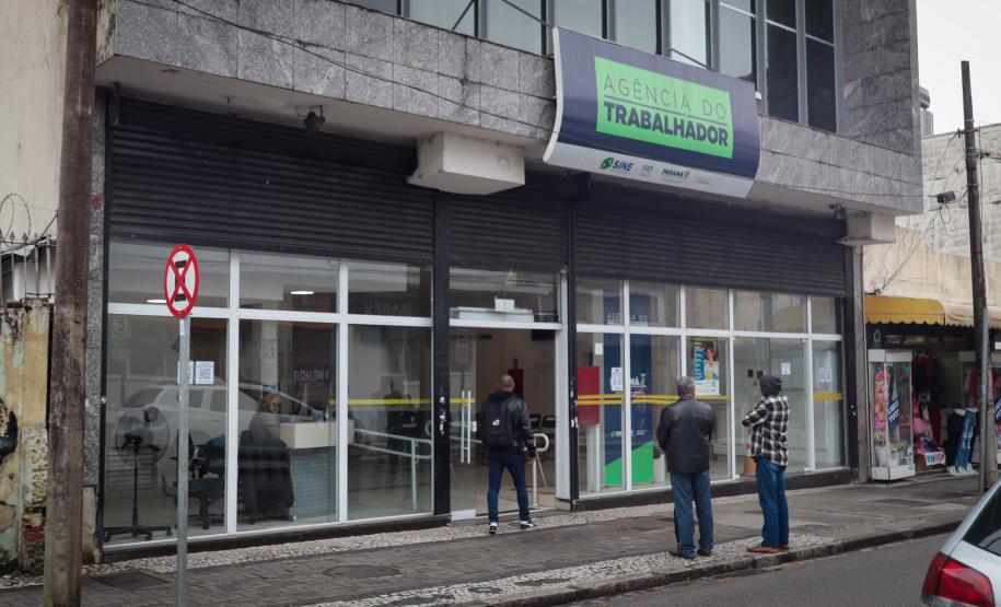 Curitiba, Cascavel e Londrina puxam a frente de empregos da semana: são 23,1 mil vagas