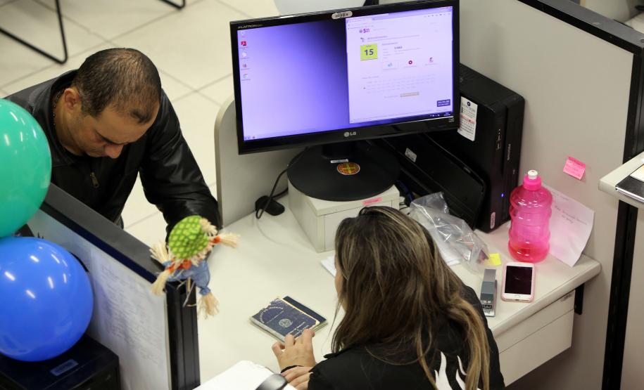 20,3 mil vagas: semana começa com oportunidades de emprego em todo Paraná