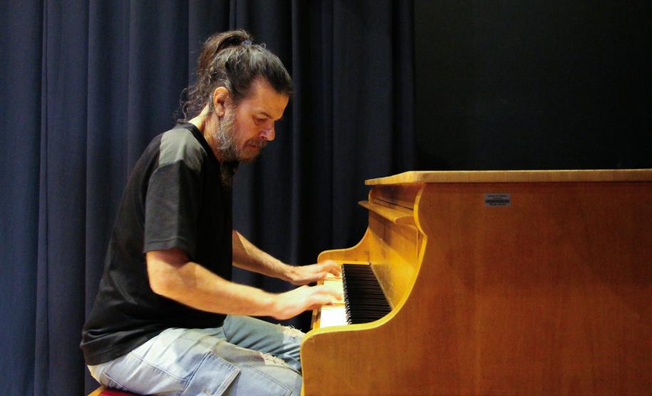 Centro Cultural Teatro Guaíra - Guairão - Espetáculo Lendas Brasileiras – De 11 a 15 de outubro, está em cartaz o espetáculo “Lendas Brasileiras”, realizado pelo Balé Teatro Guaíra em parceria com a Orquestra Sinfônica do Paraná