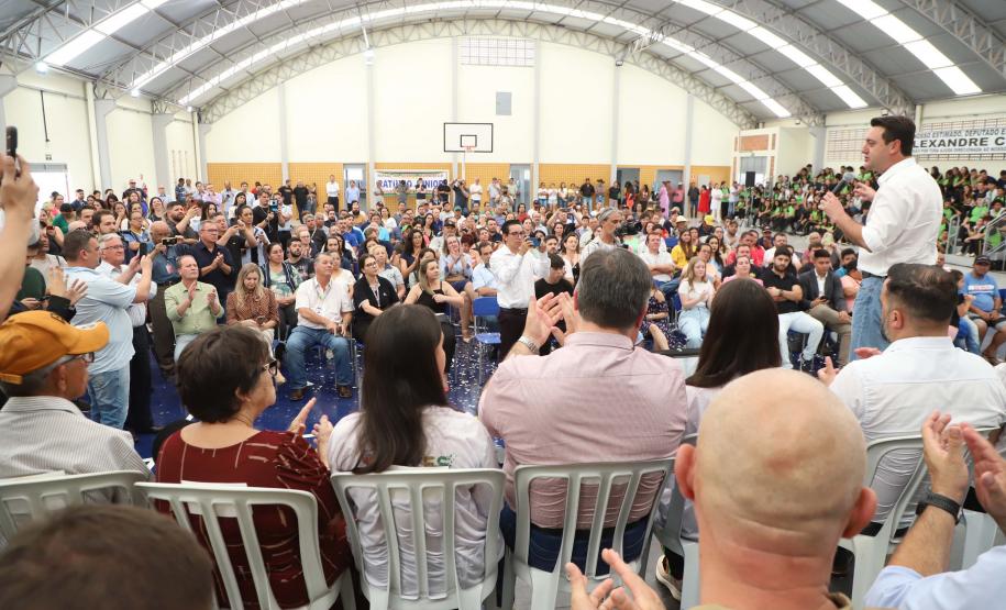 Com investimento de R$ 10 milhões, governador inaugura colégio em Mauá da Serra