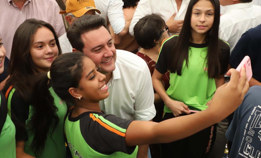 Com investimento de R$ 10 milhões, governador inaugura colégio em Mauá da Serra