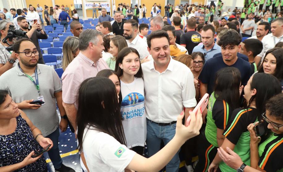 Com investimento de R$ 10 milhões, governador inaugura colégio em Mauá da Serra