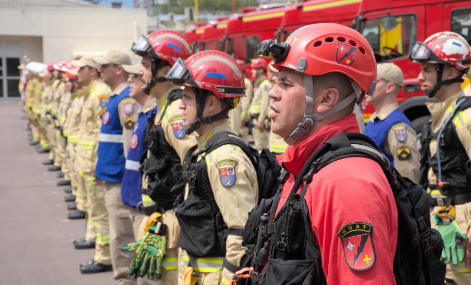 Corpo de Bombeiros festeja 112 anos com homenagens e entrega de viaturas