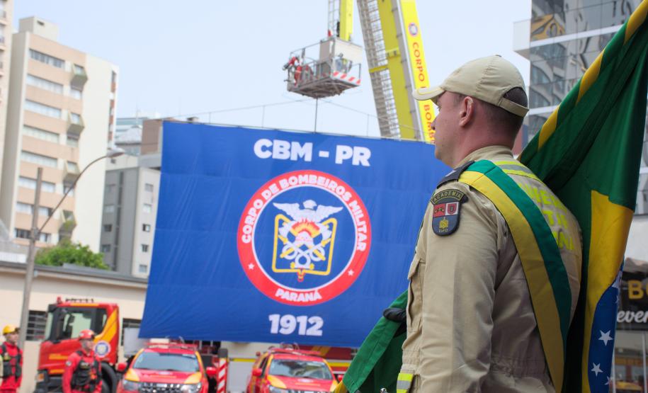 Corpo de Bombeiros festeja 112 anos com homenagens e entrega de viaturas