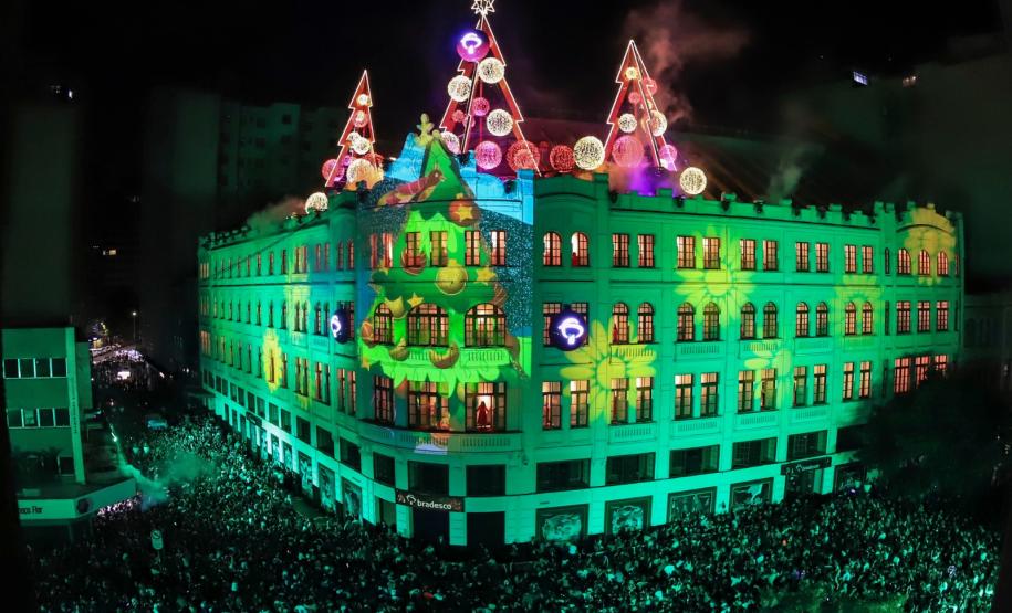 Calendário de novembro tem shows natalinos, festas religiosas e frango na telha