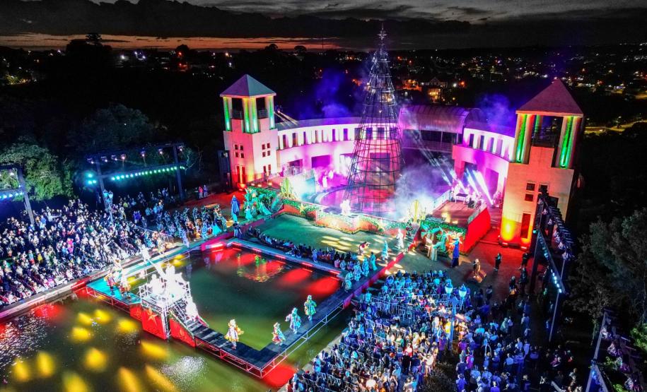 Calendário de novembro tem shows natalinos, festas religiosas e frango na telha