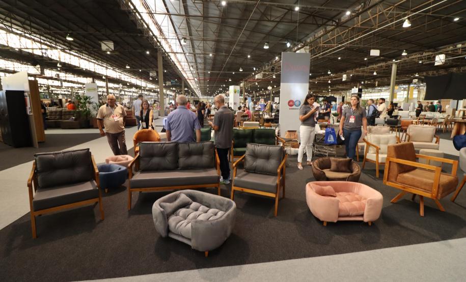 De bebidas a móveis: Paraná lidera crescimento da produção industrial em vários segmentos