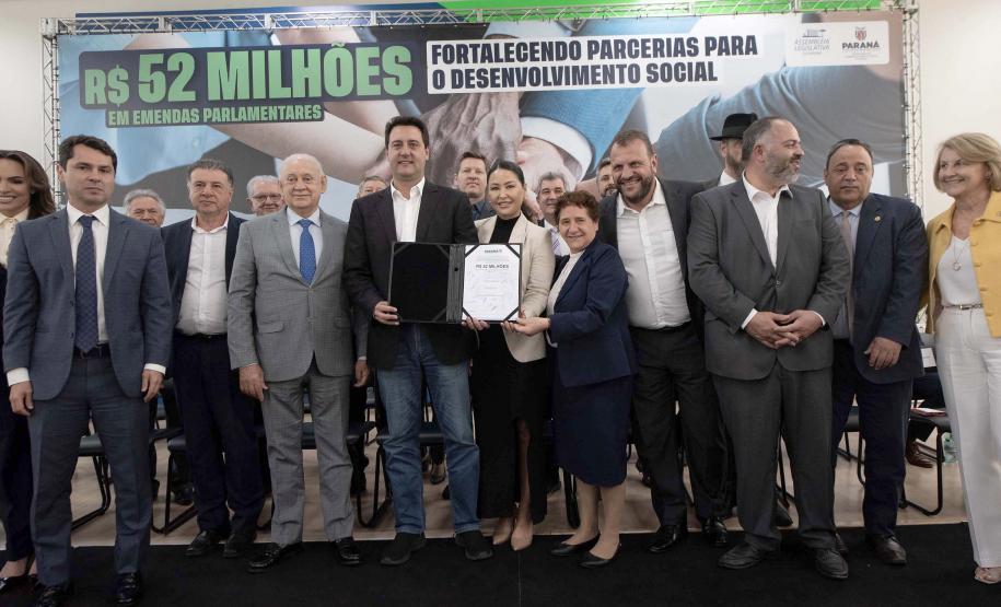 Governador anuncia R$ 52 milhões em emendas para organizações sociais
