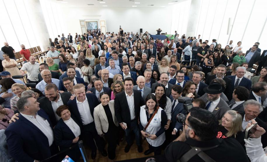 Governador anuncia R$ 52 milhões em emendas para organizações sociais