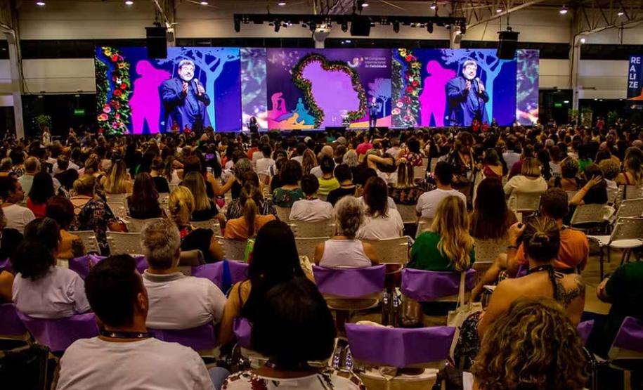 Calendário de novembro tem shows natalinos, festas religiosas e frango na telha