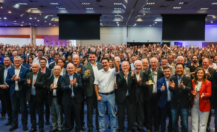 Governador Carlos Massa Ratinho participa da abertura do Encontro das Cooperativas Paranaenses.