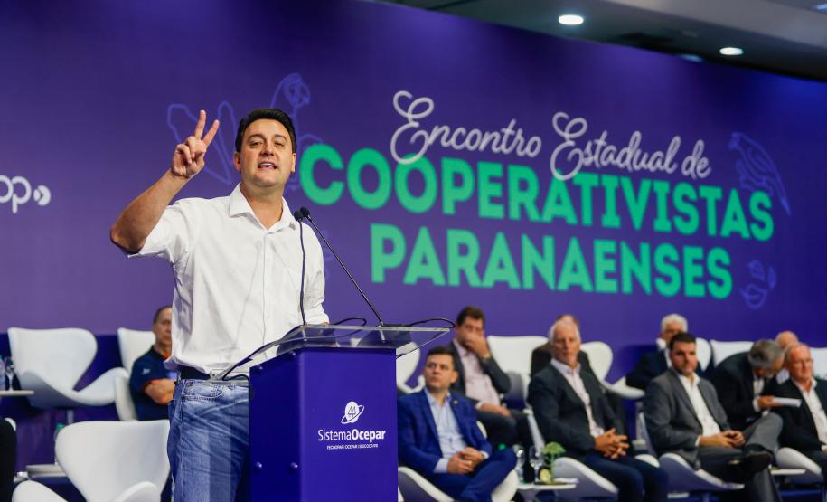 Governador Carlos Massa Ratinho participa da abertura do Encontro das Cooperativas Paranaenses.