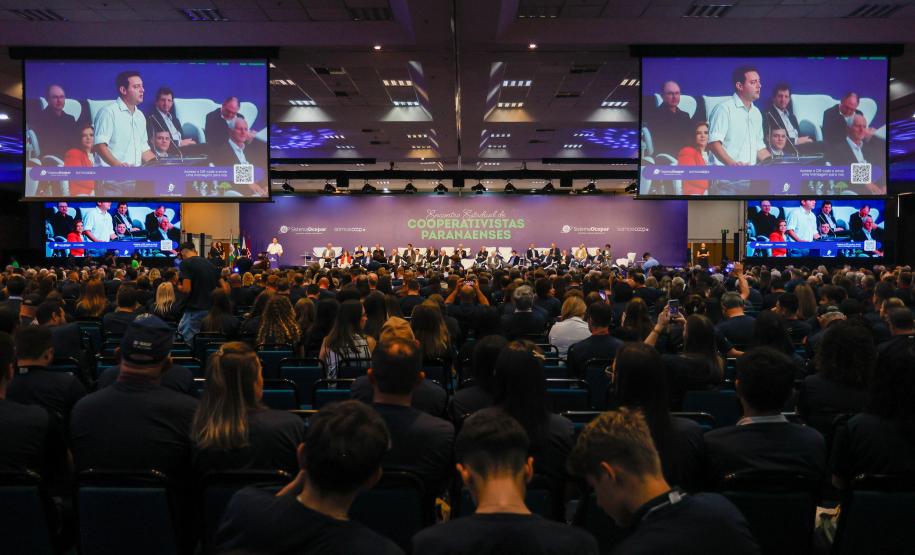 Governador Carlos Massa Ratinho participa da abertura do Encontro das Cooperativas Paranaenses.