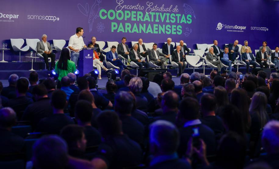 Governador Carlos Massa Ratinho participa da abertura do Encontro das Cooperativas Paranaenses.