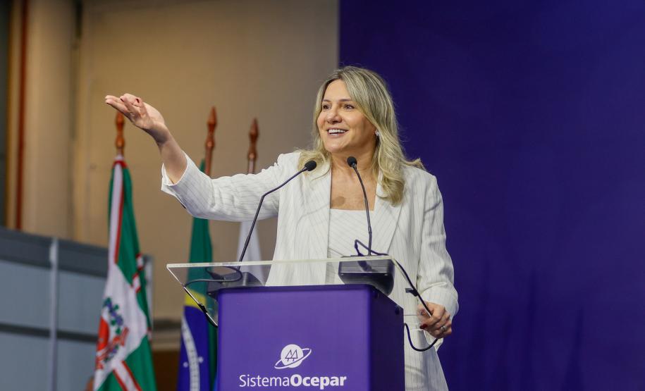 Governador Carlos Massa Ratinho participa da abertura do Encontro das Cooperativas Paranaenses.