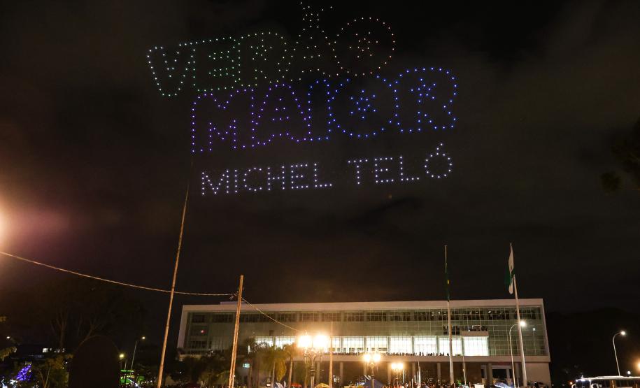 Com o céu iluminado por mais de 600 drones, o Governo do Estado deu o pontapé inicial para a maior edição da história do Verão Maior Paraná.. A cerimônia de lançamento, que aconteceu nesta quarta-feira (27), contou com a presença do governador Carlos Massa Ratinho Junior.