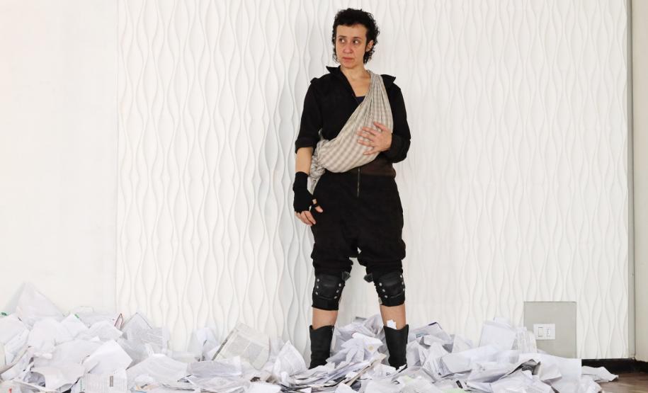 Peça sobre resistência feminina chega ao Teatro José Maria Santos