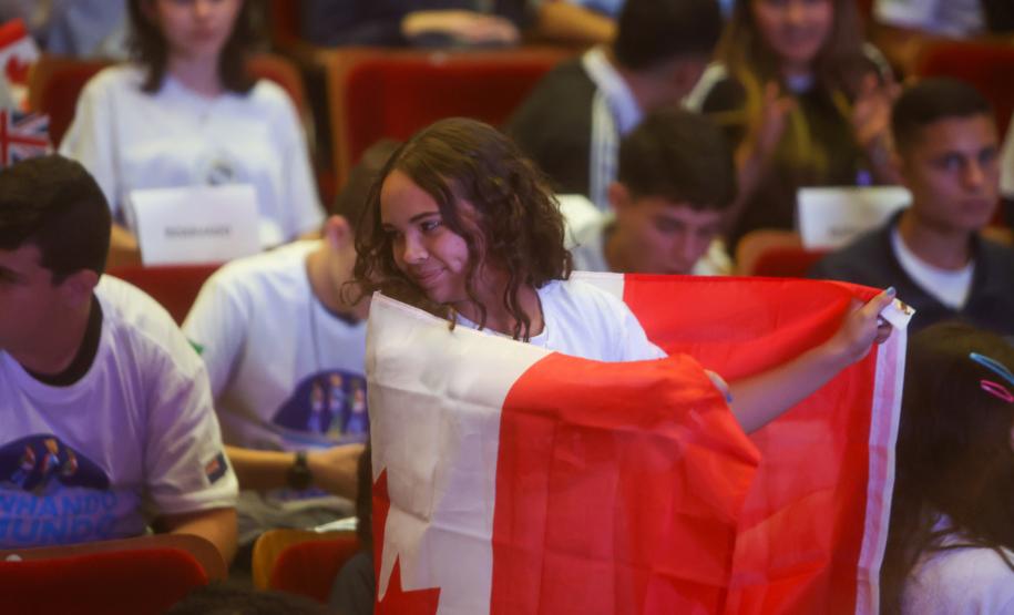Ganhando o Mundo: 1,3 mil alunos passam pela preparação final antes do intercâmbio