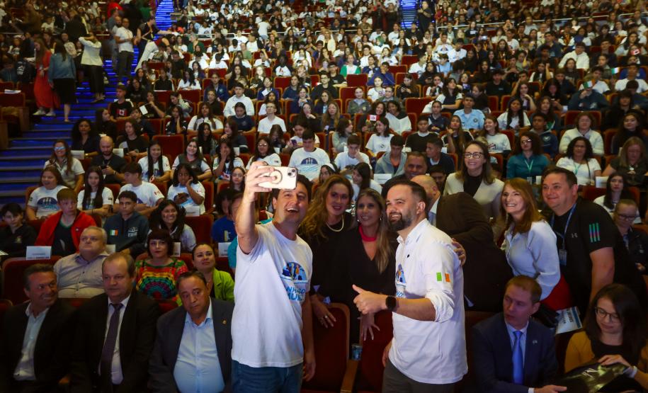 Ganhando o Mundo: 1,3 mil alunos passam pela preparação final antes do intercâmbio