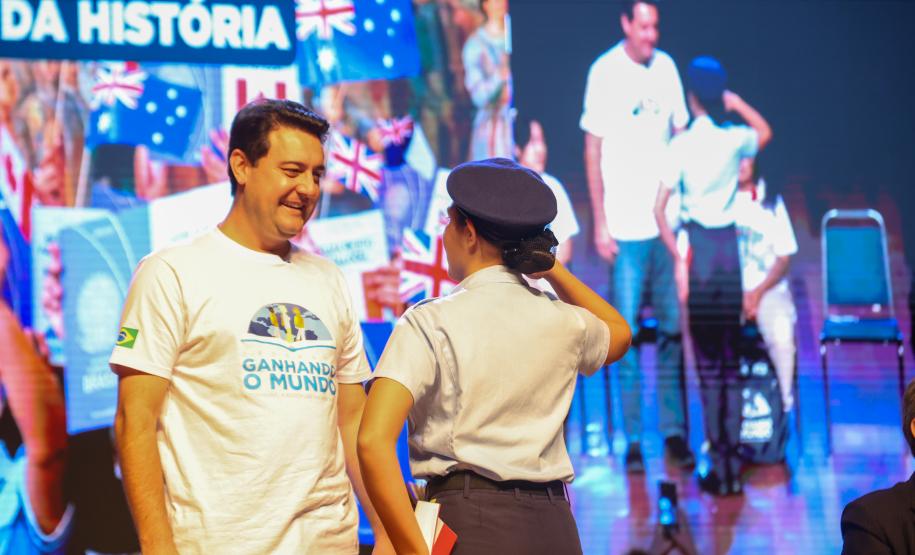 Ganhando o Mundo: 1,3 mil alunos passam pela preparação final antes do intercâmbio