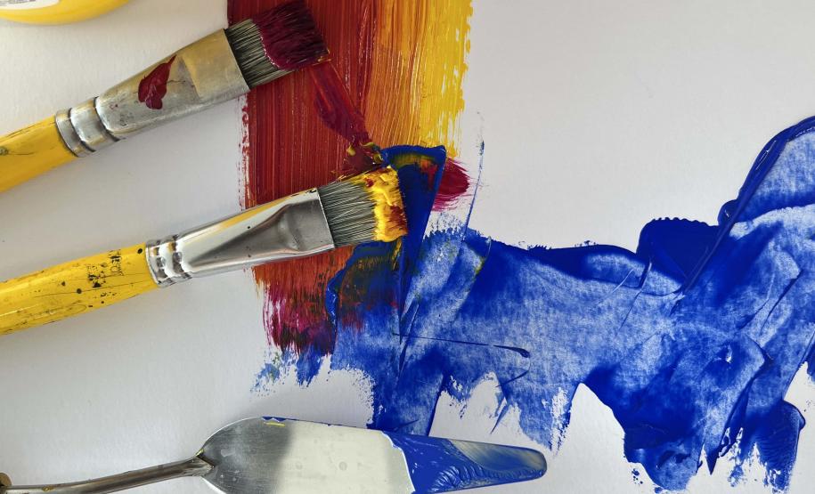 Oficinas, espetáculos no Teatro Guaíra e nova exposição marcam a agenda cultural