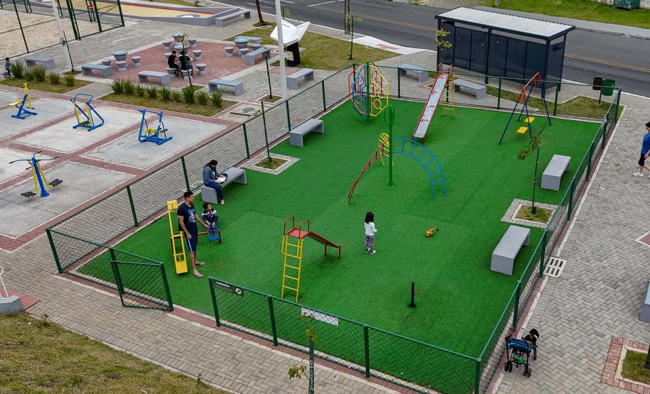 Estado já aplicou R$ 1,7 bilhão em obras e melhorias nos municípios do Paraná em 2024