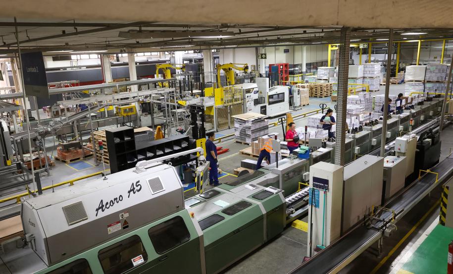 Indústria paranaense cresce o dobro da média nacional nos últimos doze meses