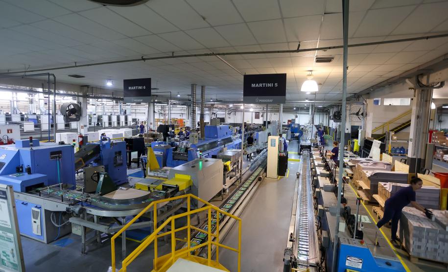 Indústria paranaense cresce o dobro da média nacional nos últimos doze meses