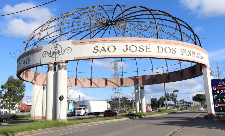 331 municípios paranaenses têm saldo positivo de geração de empregos em 2024