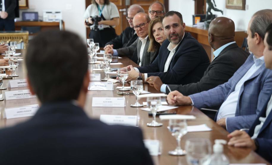 Com IA para facilitar renovação da CNH, Paraná anuncia parceria com Google para novos serviços