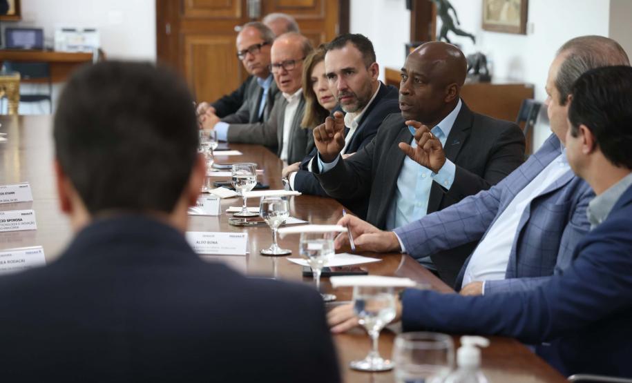 Com IA para facilitar renovação da CNH, Paraná anuncia parceria com Google para novos serviços