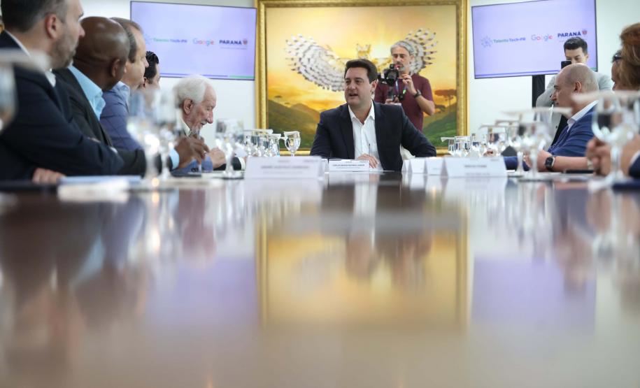 Com IA para facilitar renovação da CNH, Paraná anuncia parceria com Google para novos serviços