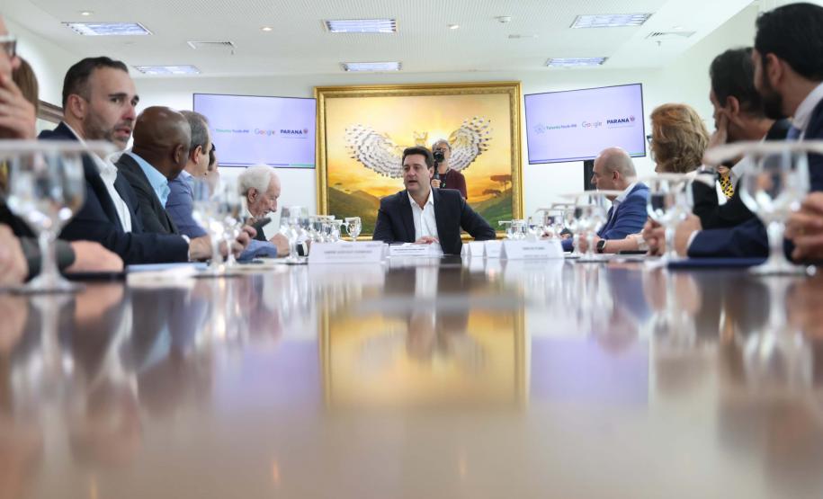 Com IA para facilitar renovação da CNH, Paraná anuncia parceria com Google para novos serviços