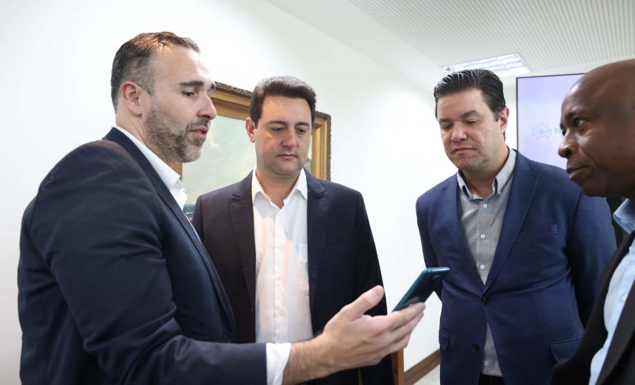 Com IA para facilitar renovação da CNH, Paraná anuncia parceria com Google para novos serviços