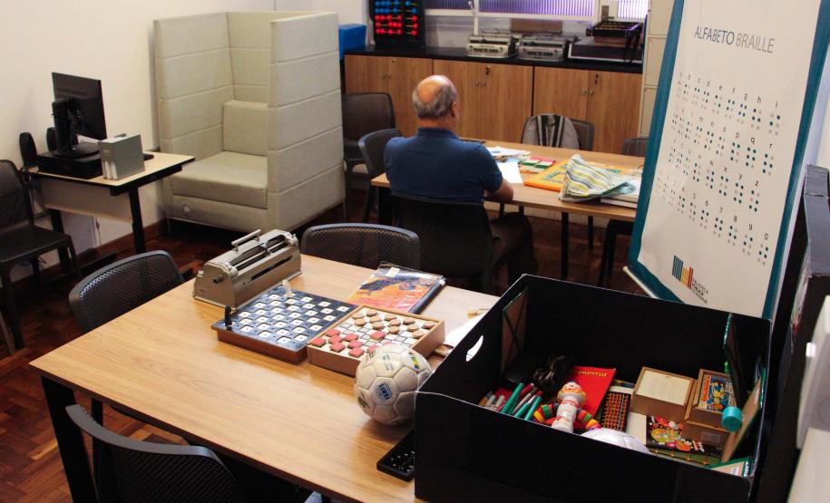 Centro Cultural Teatro Guaíra - CCTG - Guairinha - Ninguém Dirá Que É Tarde Demais, com Arlete Salles e Edwin Luisi – Arlete Salles retorna aos palcos ao lado de Edwin Luisi em uma peça que explora o amor na terceira idade, ambientada no isolamento social da pandemia de Covid-19.
