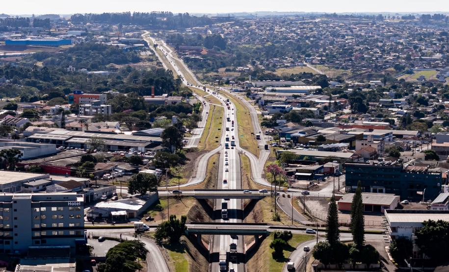 Na foto, BR 277, região da nova trincheira.