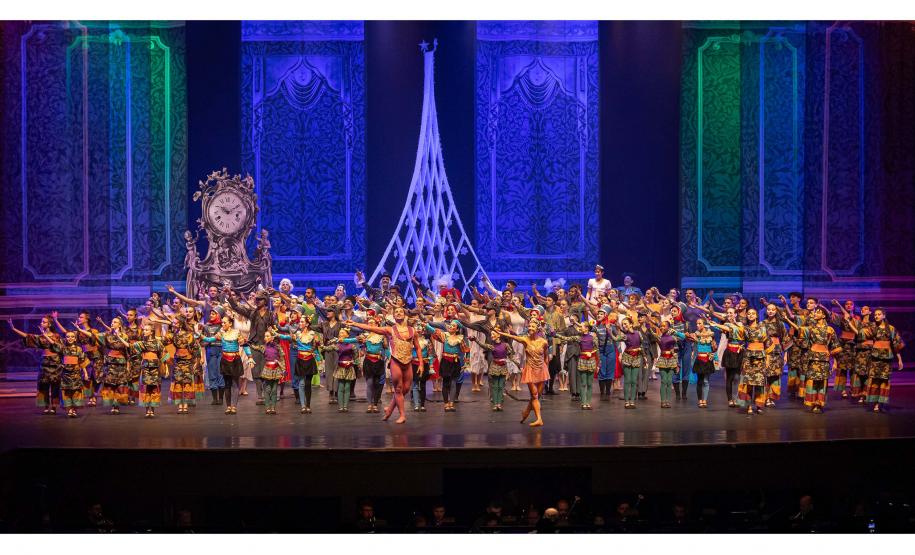Centro Cultural Teatro Guaíra - CCTG - Guairão - O Quebra-Nozes, com os corpos artísticos do Teatro Guaíra – Neste fim de semana, começa o tradicional balé O “Quebra-Nozes”, com direção geral de Luiz Fernando Bongiovanni, reunindo mais de 150 artistas da Orquestra Sinfônica do Paraná, Balé Teatro Guaíra, Escola de Dança Teatro Guaíra e G2 Cia de Dança, além de participações especiais de Nickolle Abreu e Pedro Mello e Cruz, do Circocan.