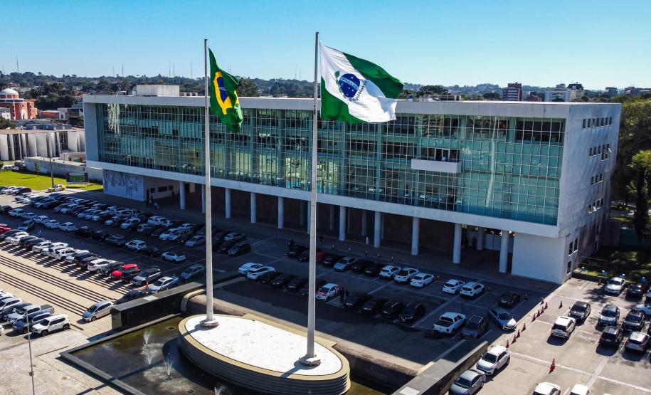Estado do Paraná completa nesta quinta-feira 171 anos de emancipação política - Na foto, Palácio Iguaçu, que completa 70 anos em 19 de dezembro de 2024, é a sede oficial do governo estadual